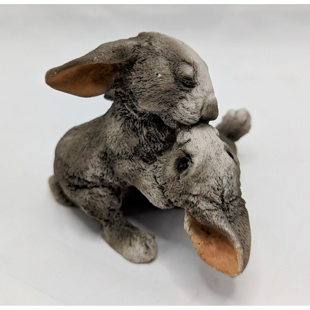 1988 Original by Castagna Made In Italy Kissing Bunny Rabbits Figurine 3 inch